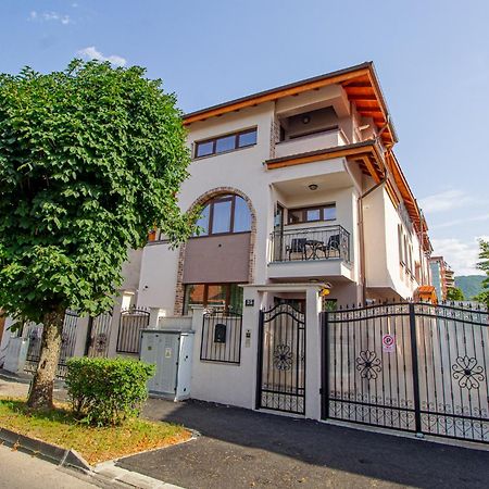 Cozy Brand New Boutique Aparthotel Braşov Eksteriør bilde