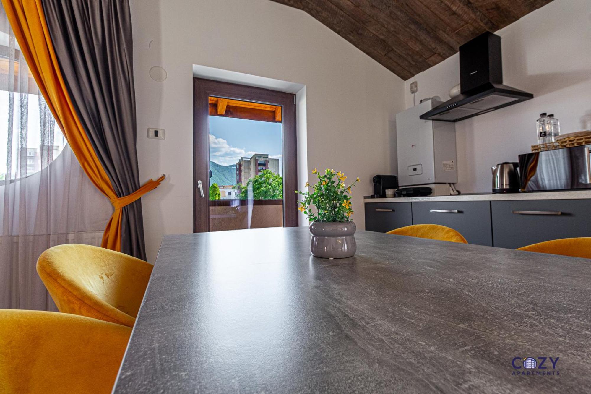 Cozy Brand New Boutique Aparthotel Braşov Eksteriør bilde