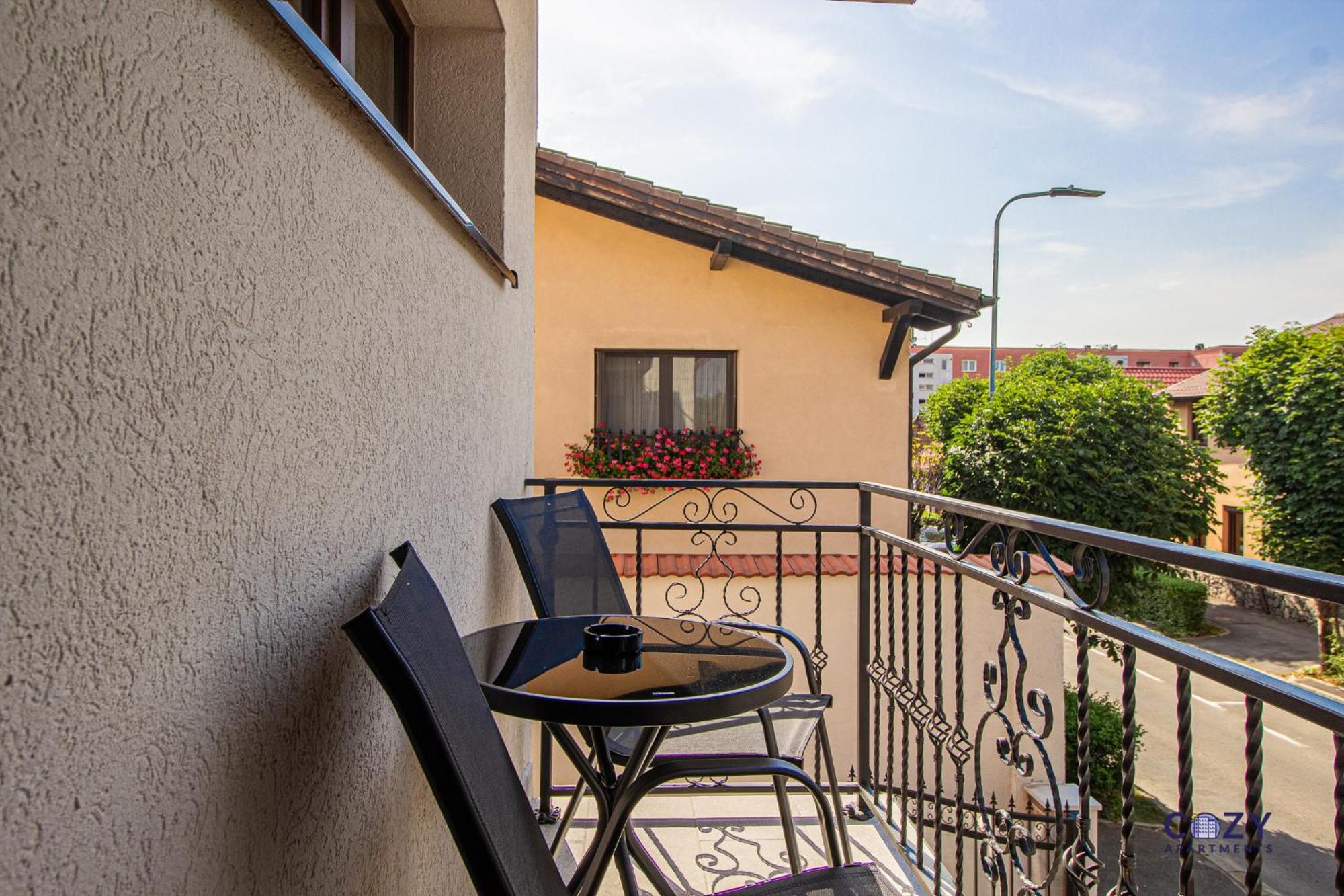 Cozy Brand New Boutique Aparthotel Braşov Eksteriør bilde
